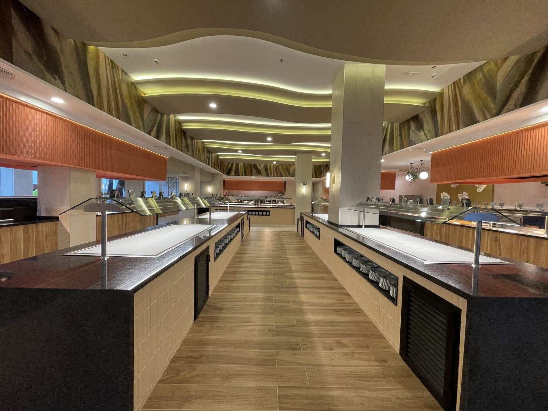 Restaurante buffet reformado